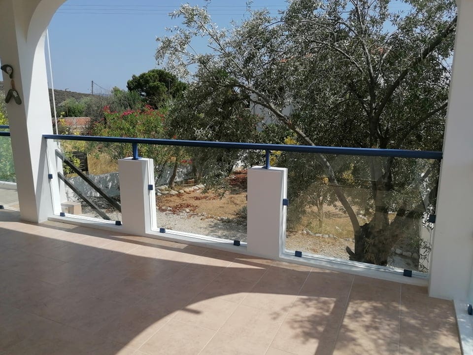 Κάγκελα 9